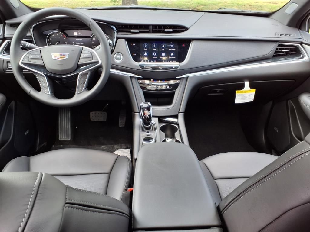 New 2025 Cadillac XT5 Premium Luxury w/ LPO, Floor Liner Package image 9