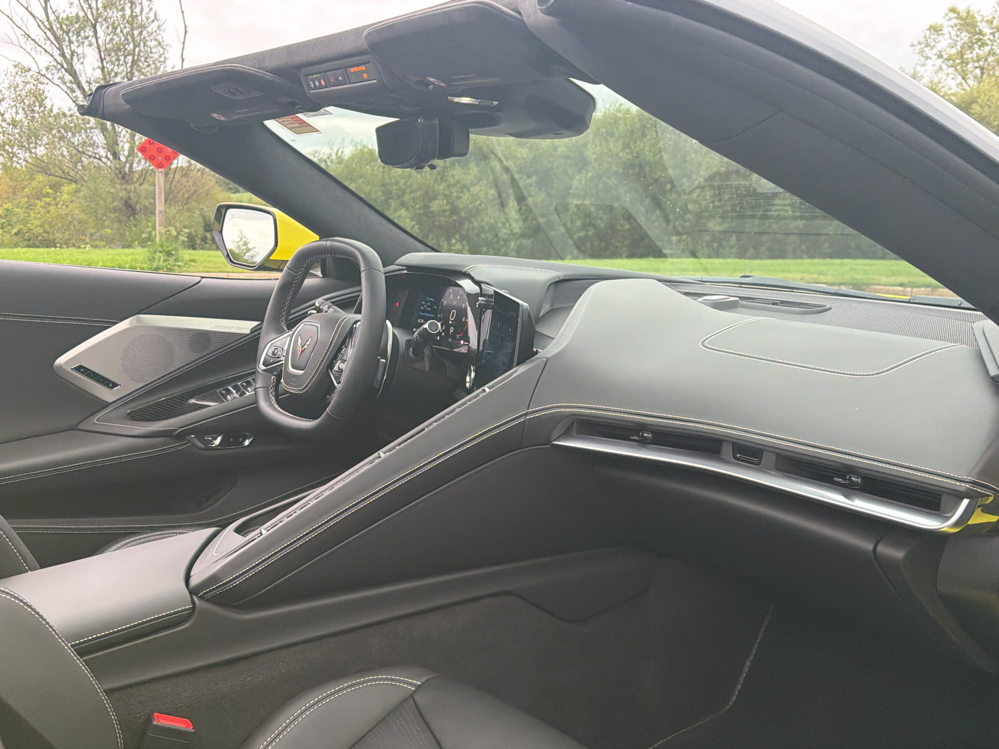 Used 2024 Chevrolet Corvette Stingray Premium Conv w/ 3LT RWD image 32