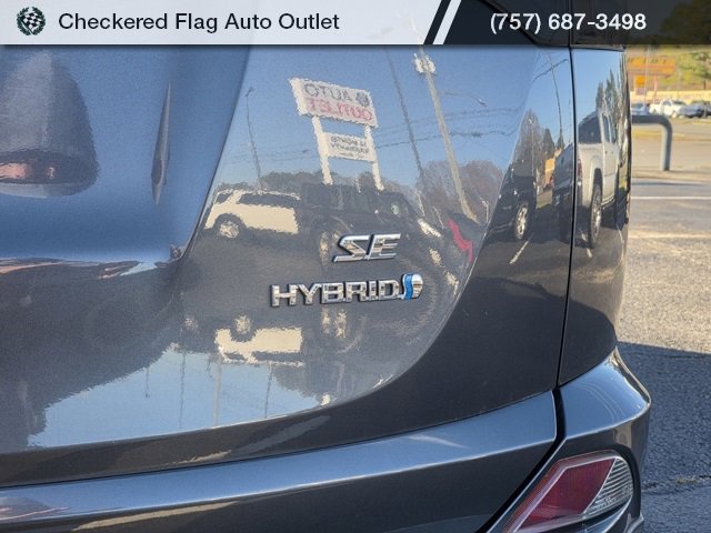 Used 2018 Toyota RAV4 SE image 18