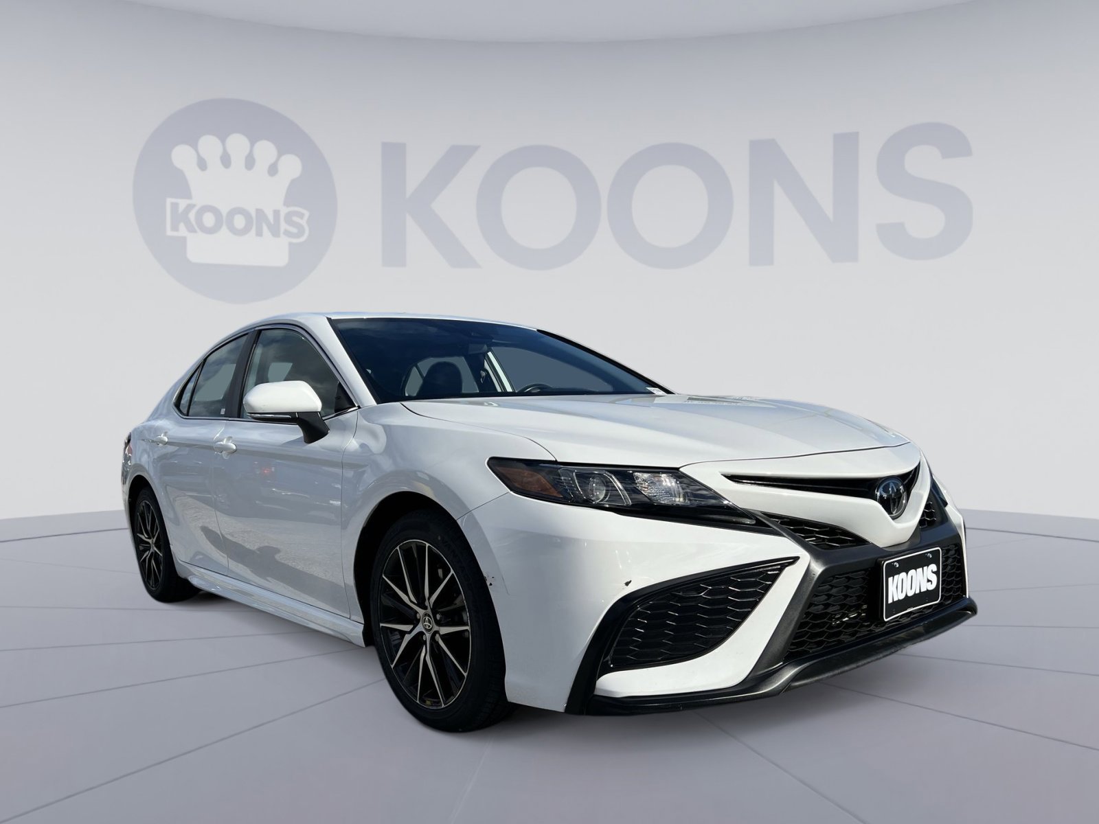 Used 2022 Toyota Camry SE image 10