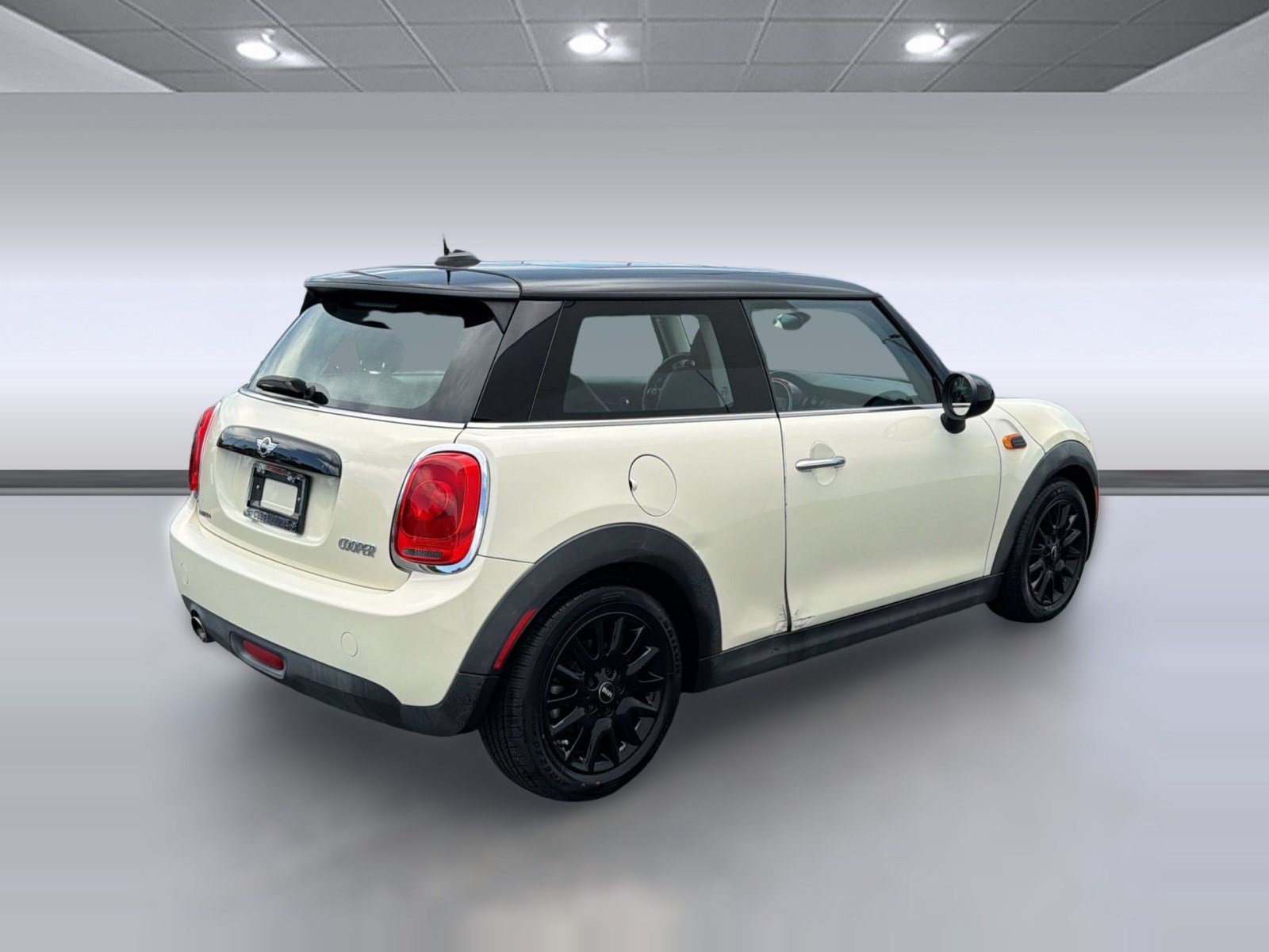 Used 2016 MINI Cooper 2-Door Hardtop FWD image 9