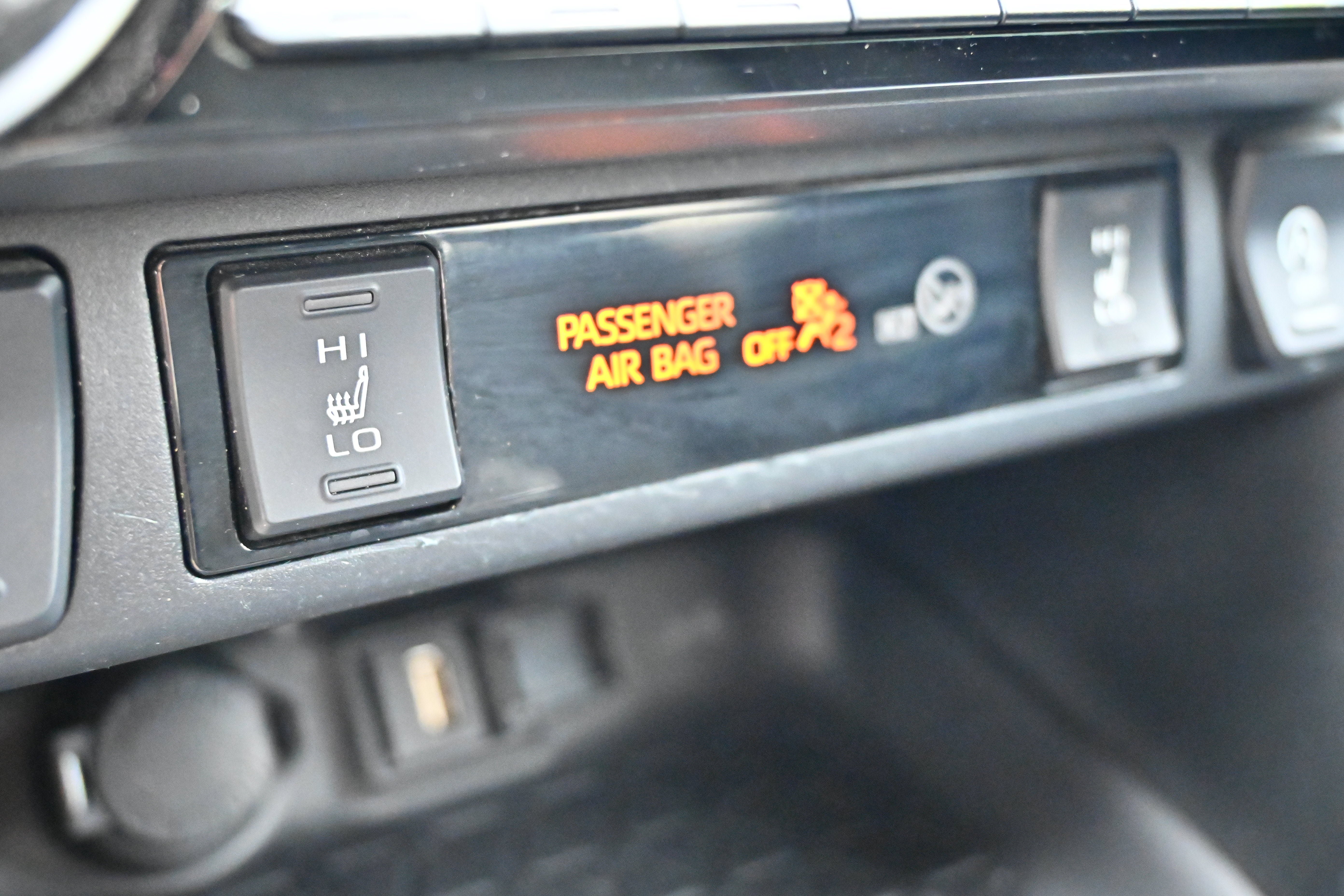Used 2022 Toyota RAV4 XLE w/ Convenience Package AWD/4WD image 31