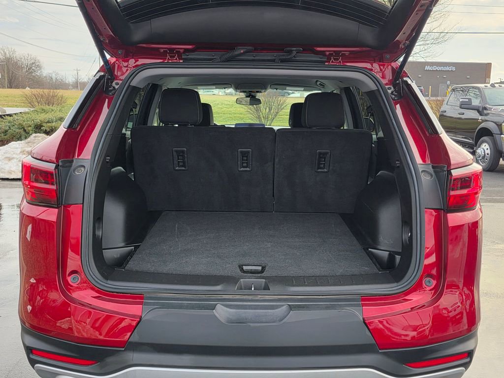 Used 2025 Chevrolet Blazer LT image 33