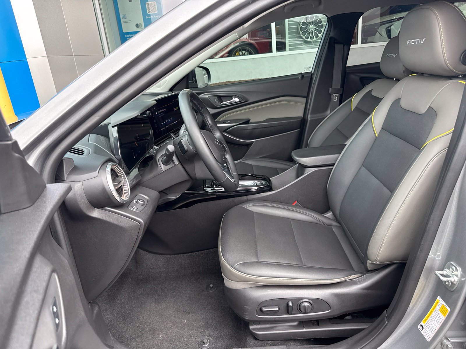 Used 2025 Chevrolet Trax ACTIV w/ Driver Confidence Package FWD image 19