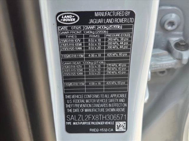 Certified 2026 Land Rover Range Rover Evoque Dynamic SE AWD/4WD image 26
