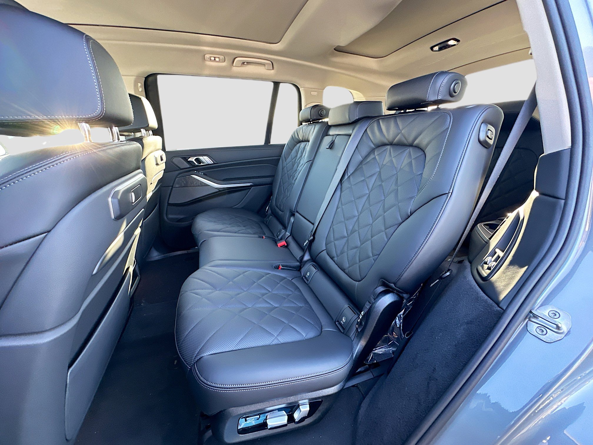 New 2026 BMW X7 xDrive40i w/ Premium Package image 19