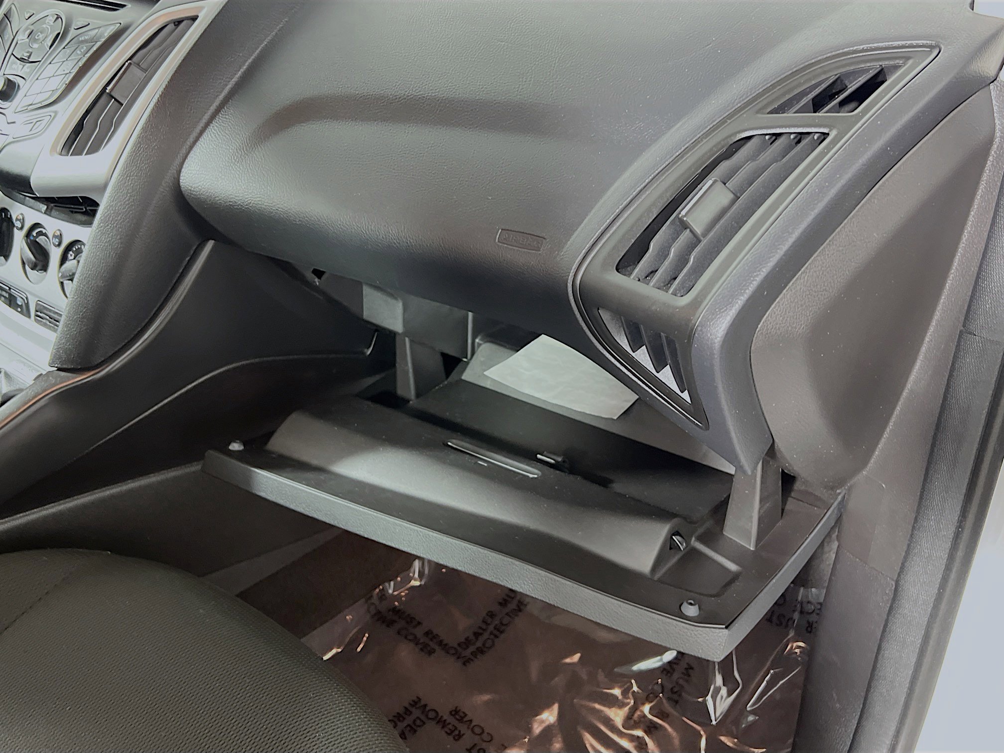 Used 2013 Ford Focus SE w/ SE Winter Pkg image 32