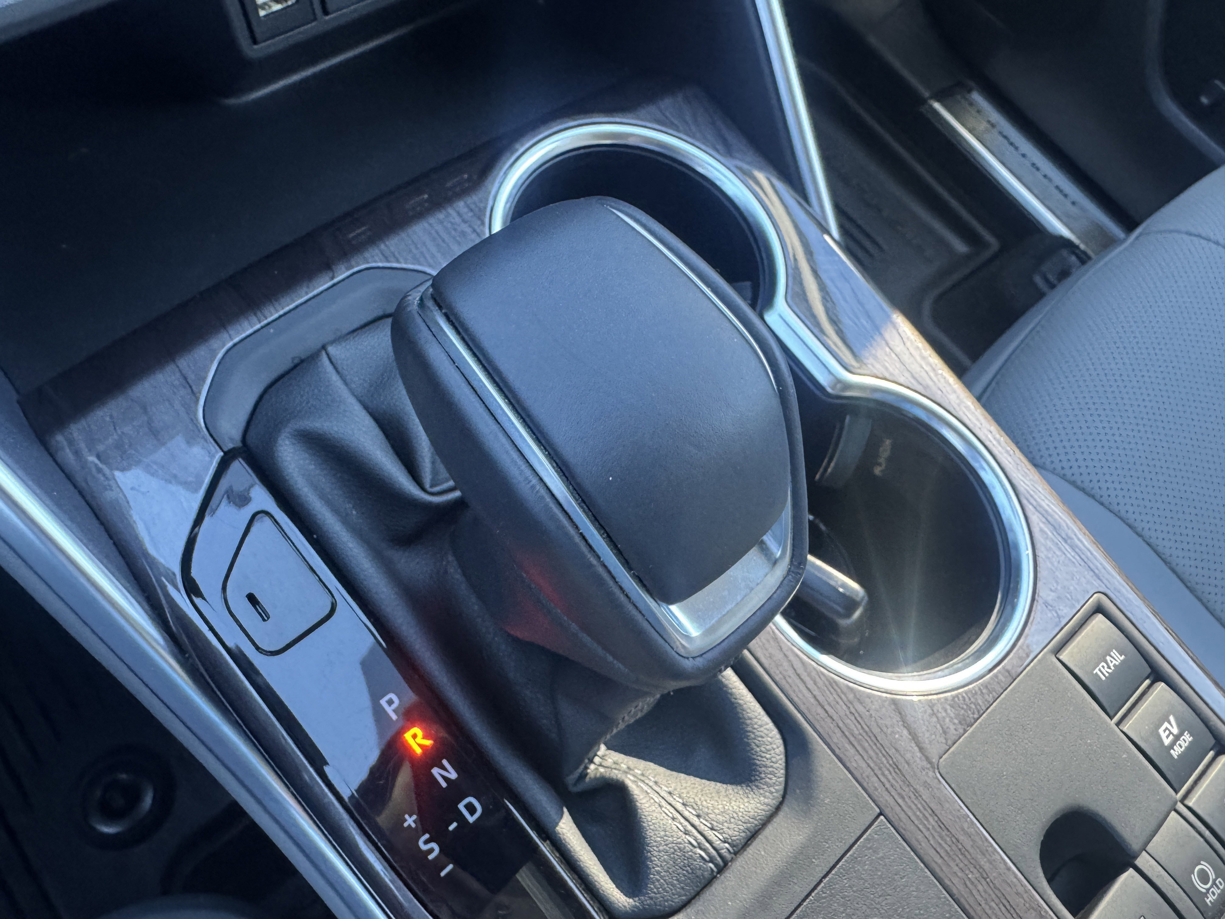 Used 2024 Toyota Highlander Platinum image 31