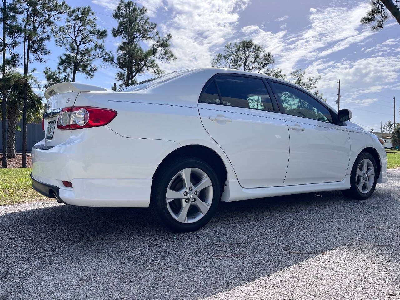Used 2011 Toyota Corolla S w/ Preferred Accessory Pkg FWD image 9