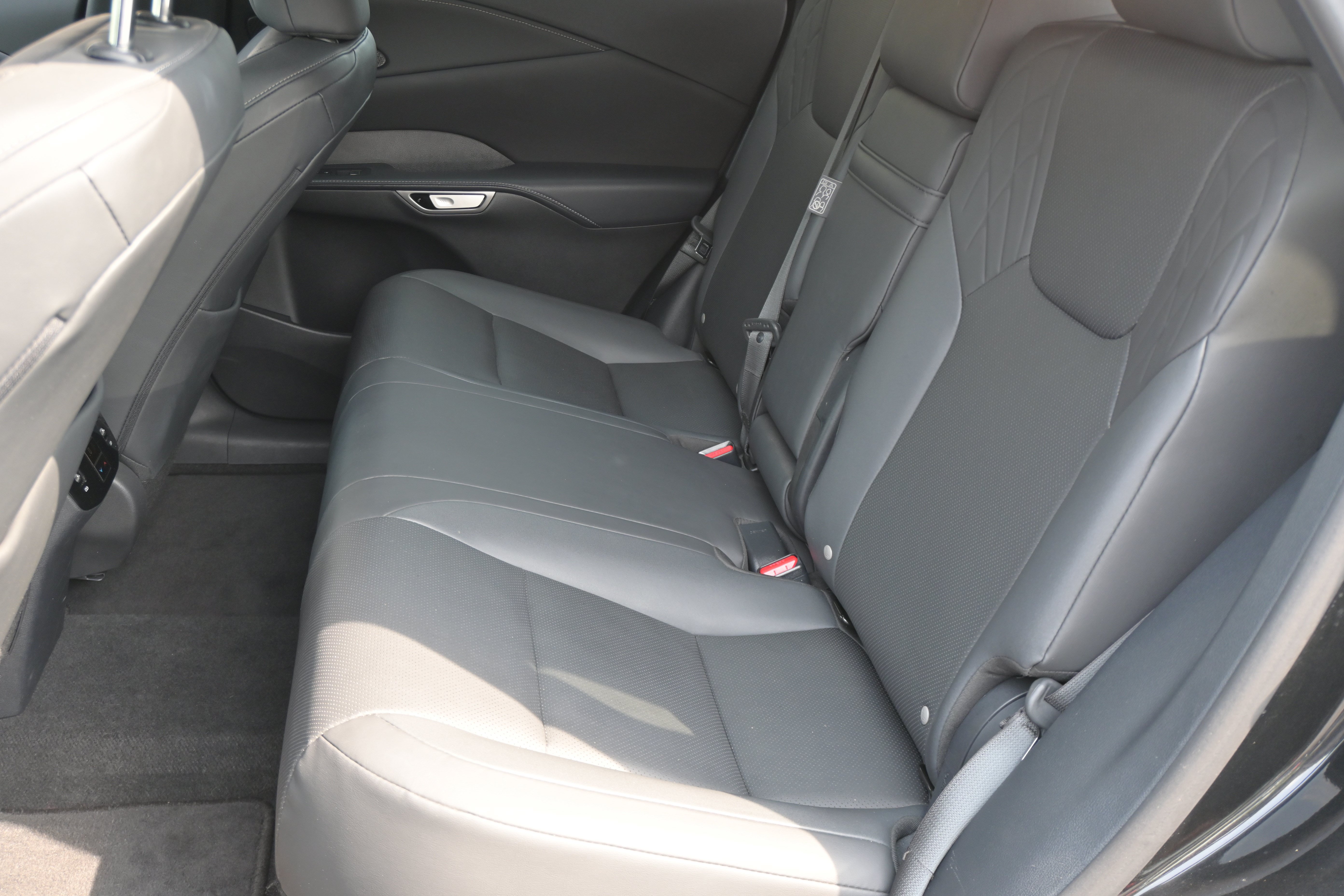 Used 2024 Lexus RX 350 Premium w/ Convenience Package FWD image 30