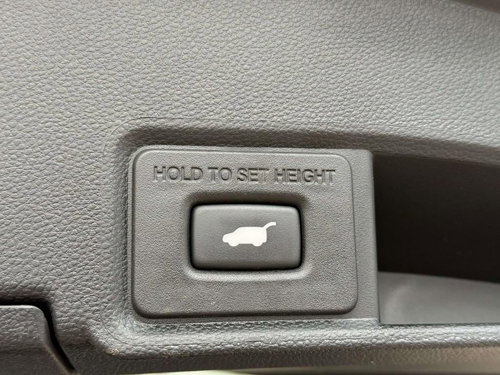 Certified 2023 Acura RDX w/ Technology Package image 8