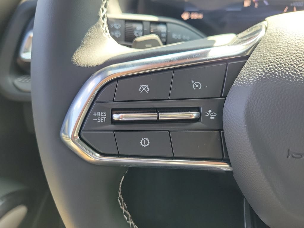 New 2027 Chevrolet Traverse LT w/ Midnight/Sport Edition FWD image 5