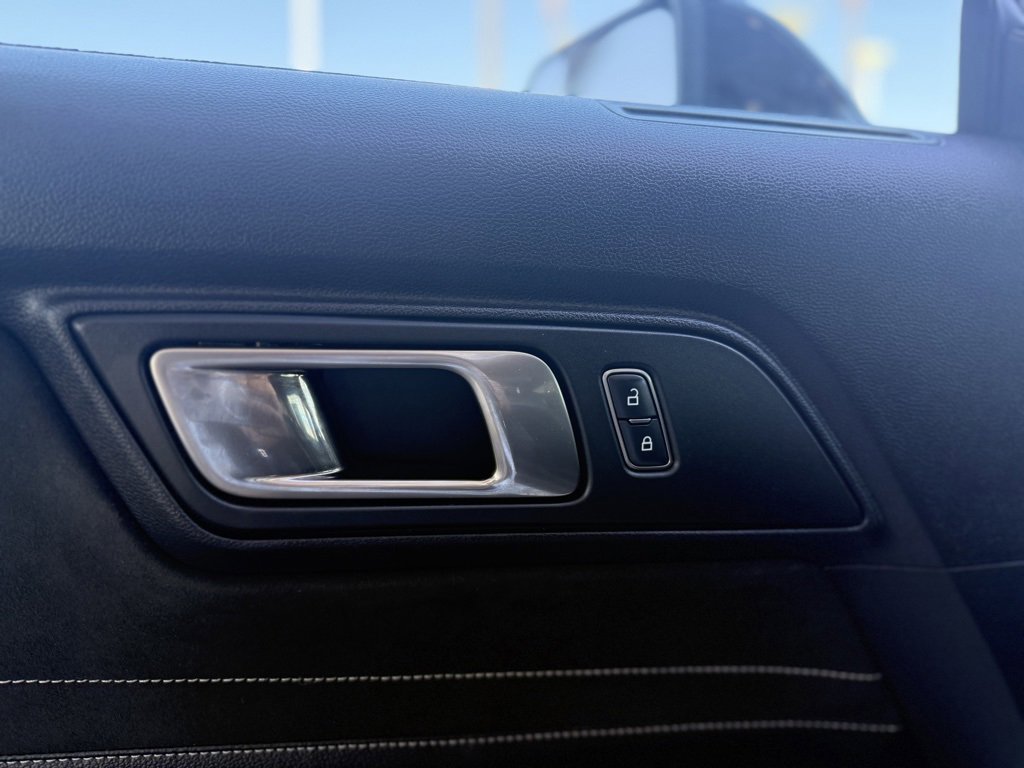 Used 2016 Ford Mustang Shelby GT350 w/ Technology Package image 6