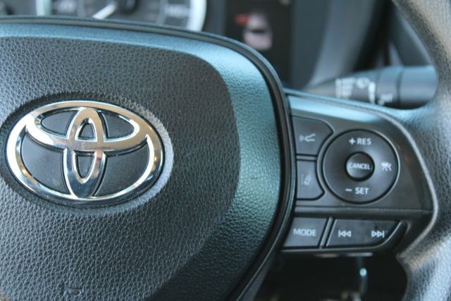 Used 2022 Toyota Corolla LE image 20
