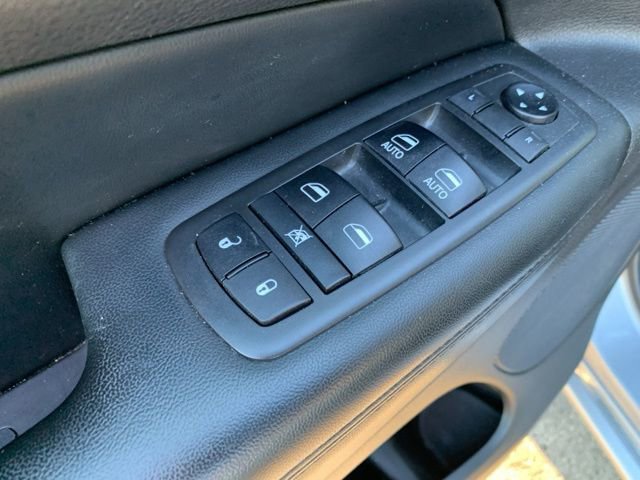 Used 2019 Jeep Grand Cherokee Altitude image 17