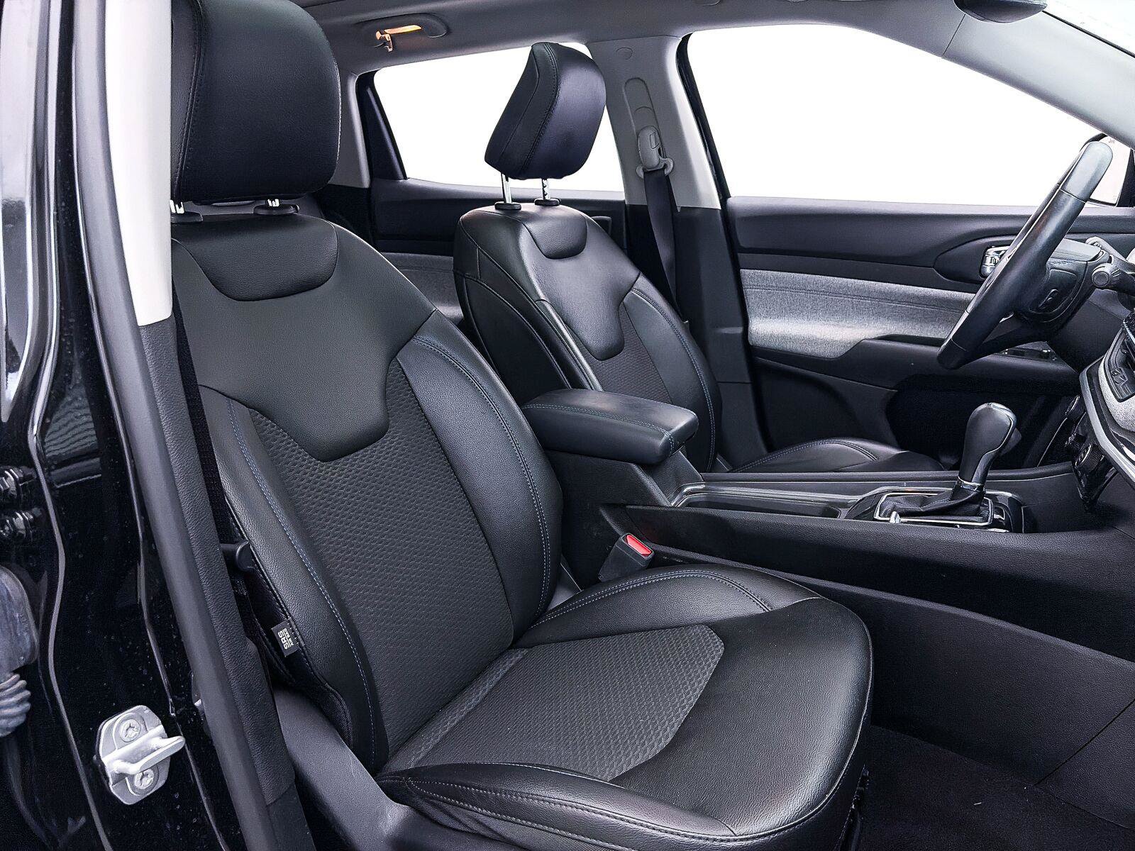 Used 2022 Jeep Compass Latitude w/ Sun and Sound Group AWD/4WD image 37