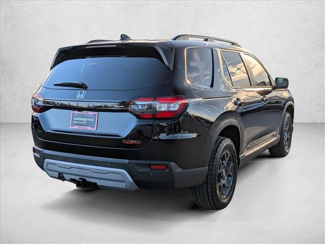 New 2025 Honda Pilot TrailSport image 2