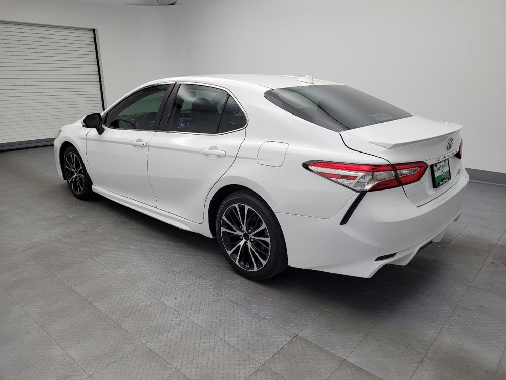 Used 2020 Toyota Camry SE image 3