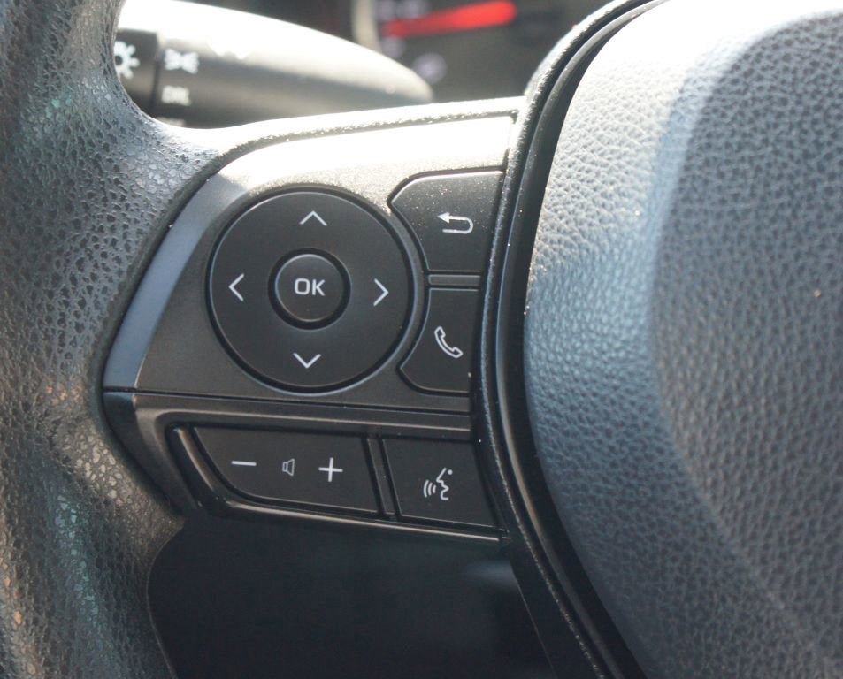 Used 2022 Toyota RAV4 LE FWD image 8