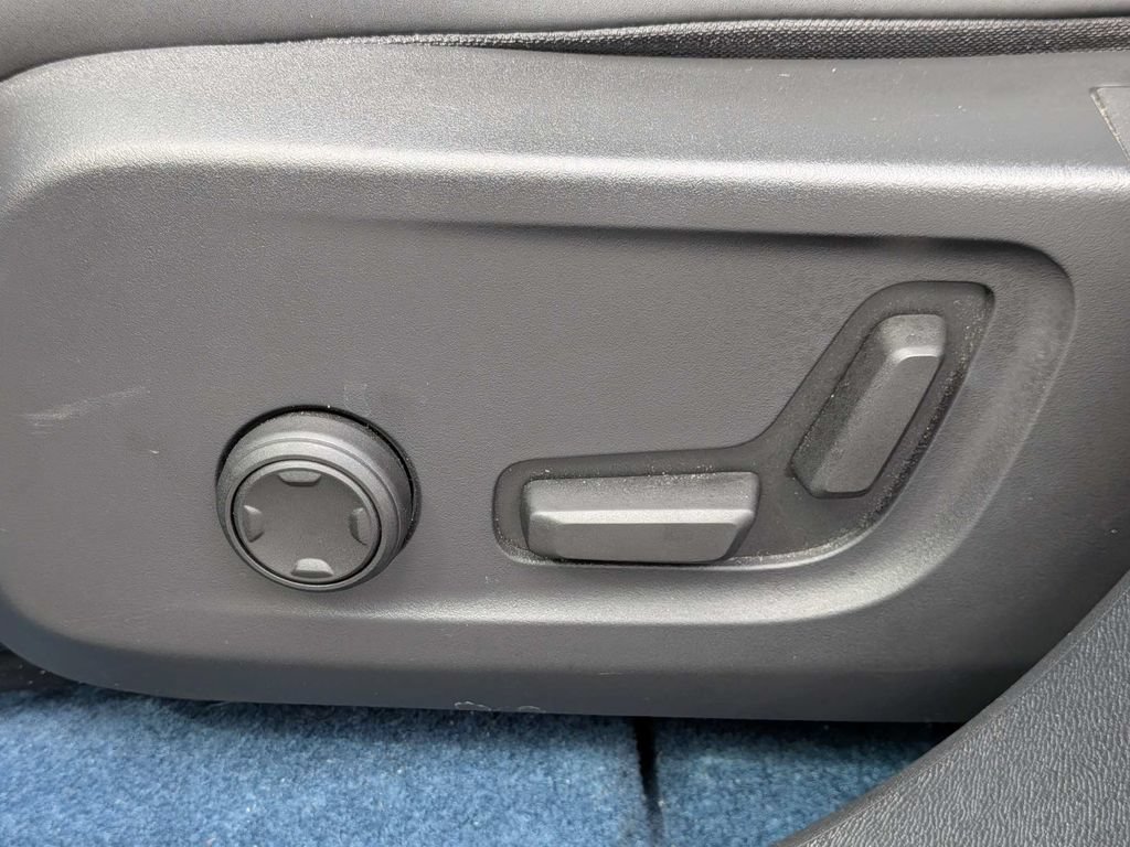 Certified 2023 Volvo XC40 Recharge Plus AWD/4WD image 26