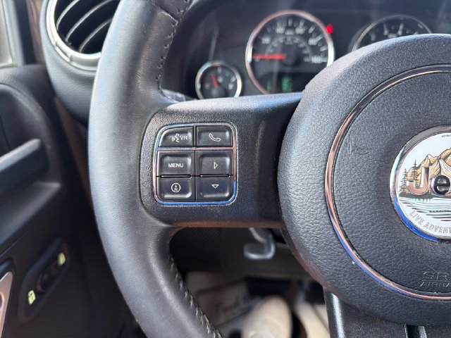 Used 2017 Jeep Wrangler Unlimited Sahara w/ Connectivity Group AWD/4WD image 13