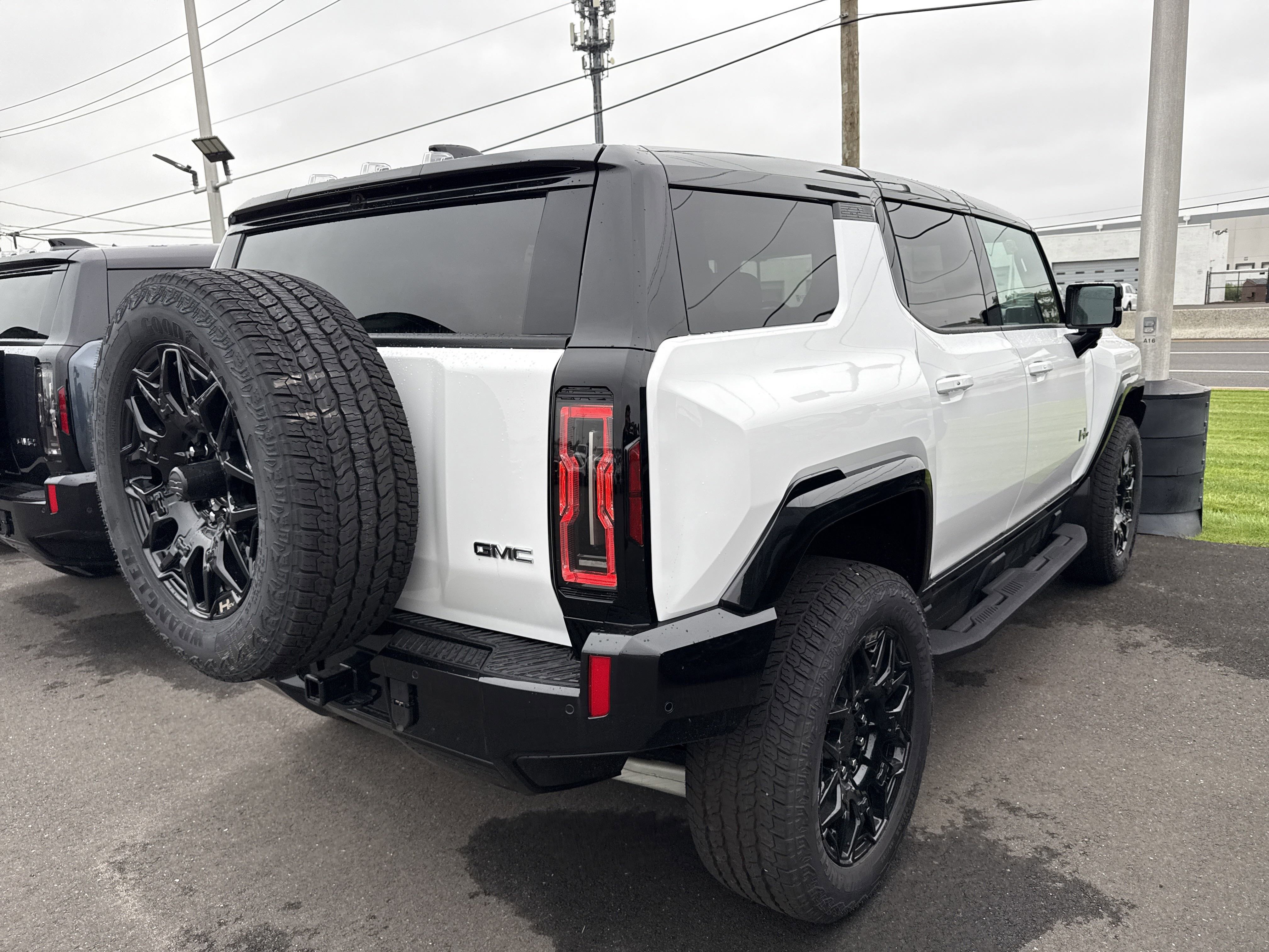 New 2026 GMC Hummer EV SUV image 4