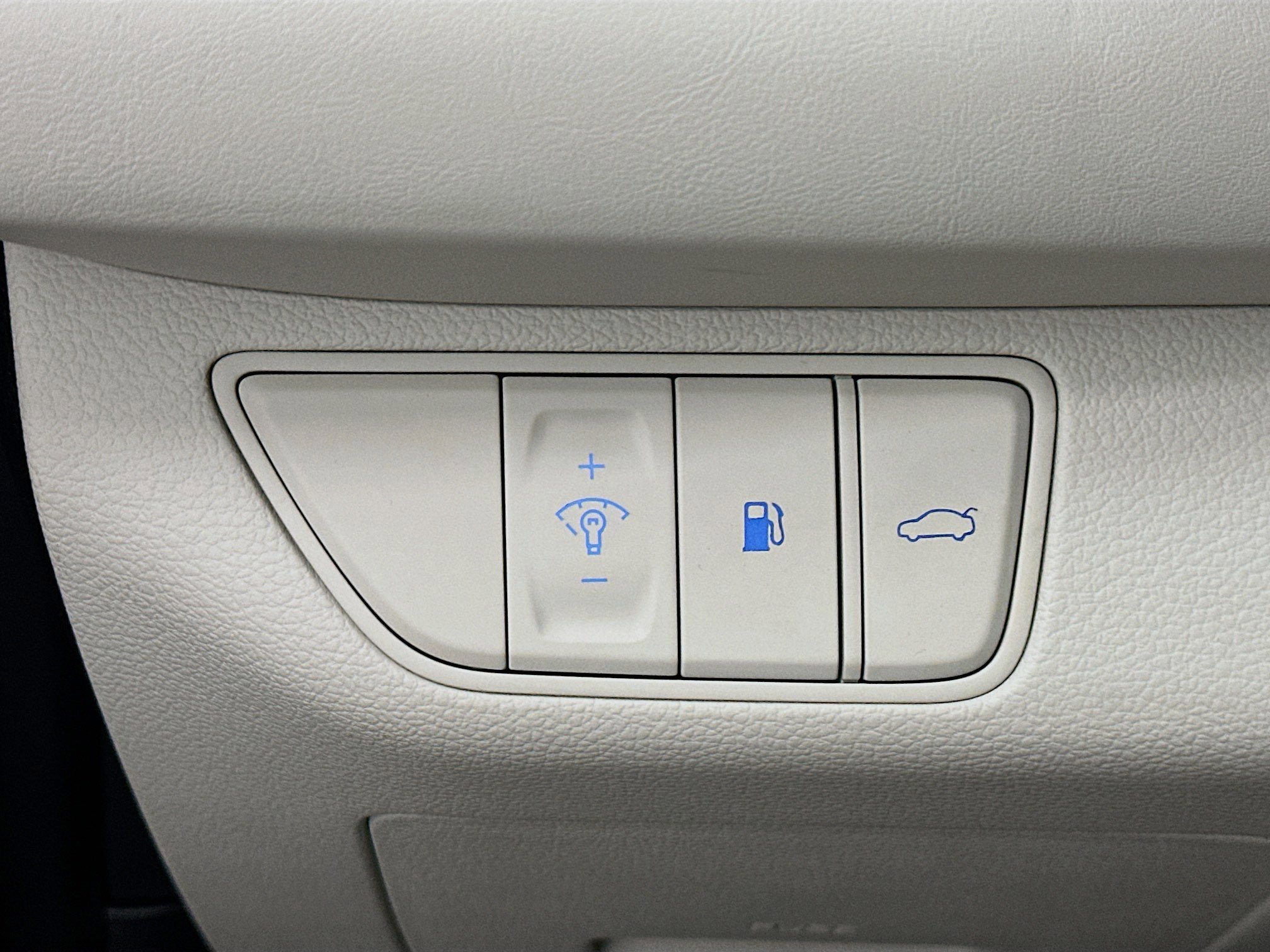 Used 2025 Genesis G70 2.5T image 17