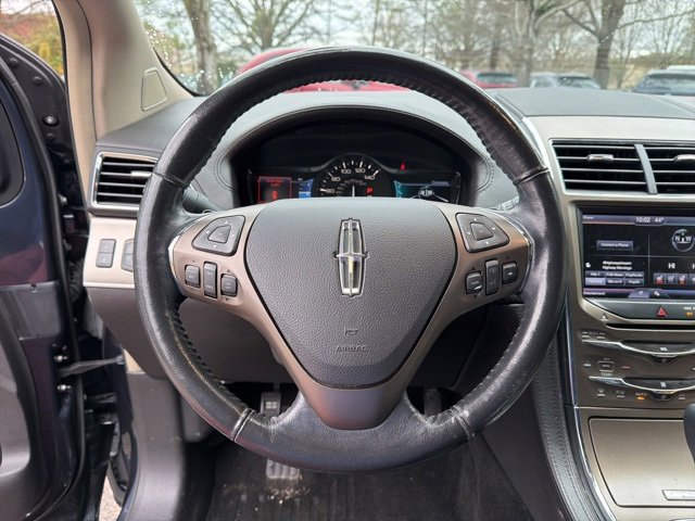 Used 2013 Lincoln MKX FWD image 12