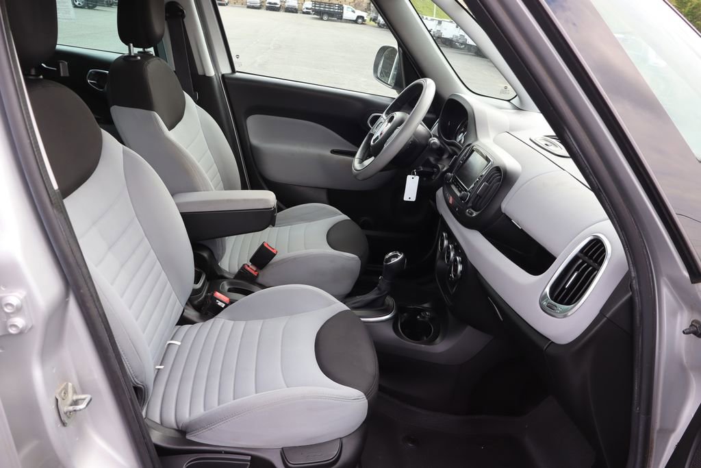 Used 2014 FIAT 500L Easy w/ Popular Equipment Group FWD image 19