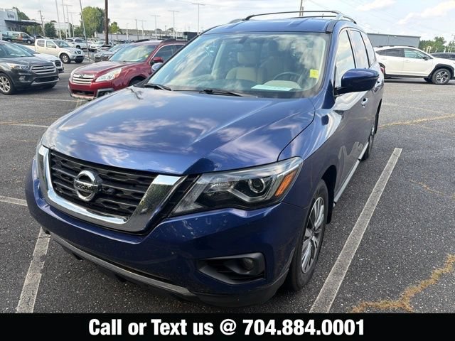 Used 2018 Nissan Pathfinder SV FWD image 1