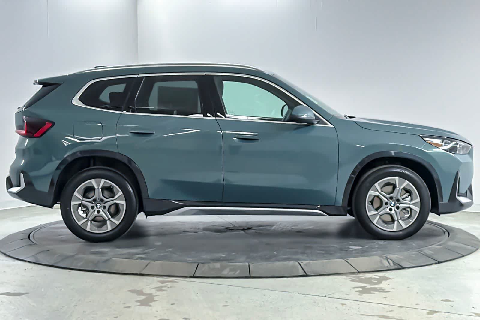 New 2026 BMW X1 xDrive28i w/ Technology Package AWD/4WD image 8