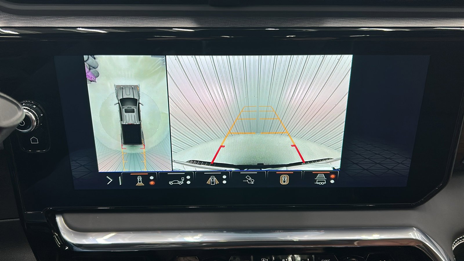 Used 2025 GMC Sierra 3500 Denali Ultimate image 24