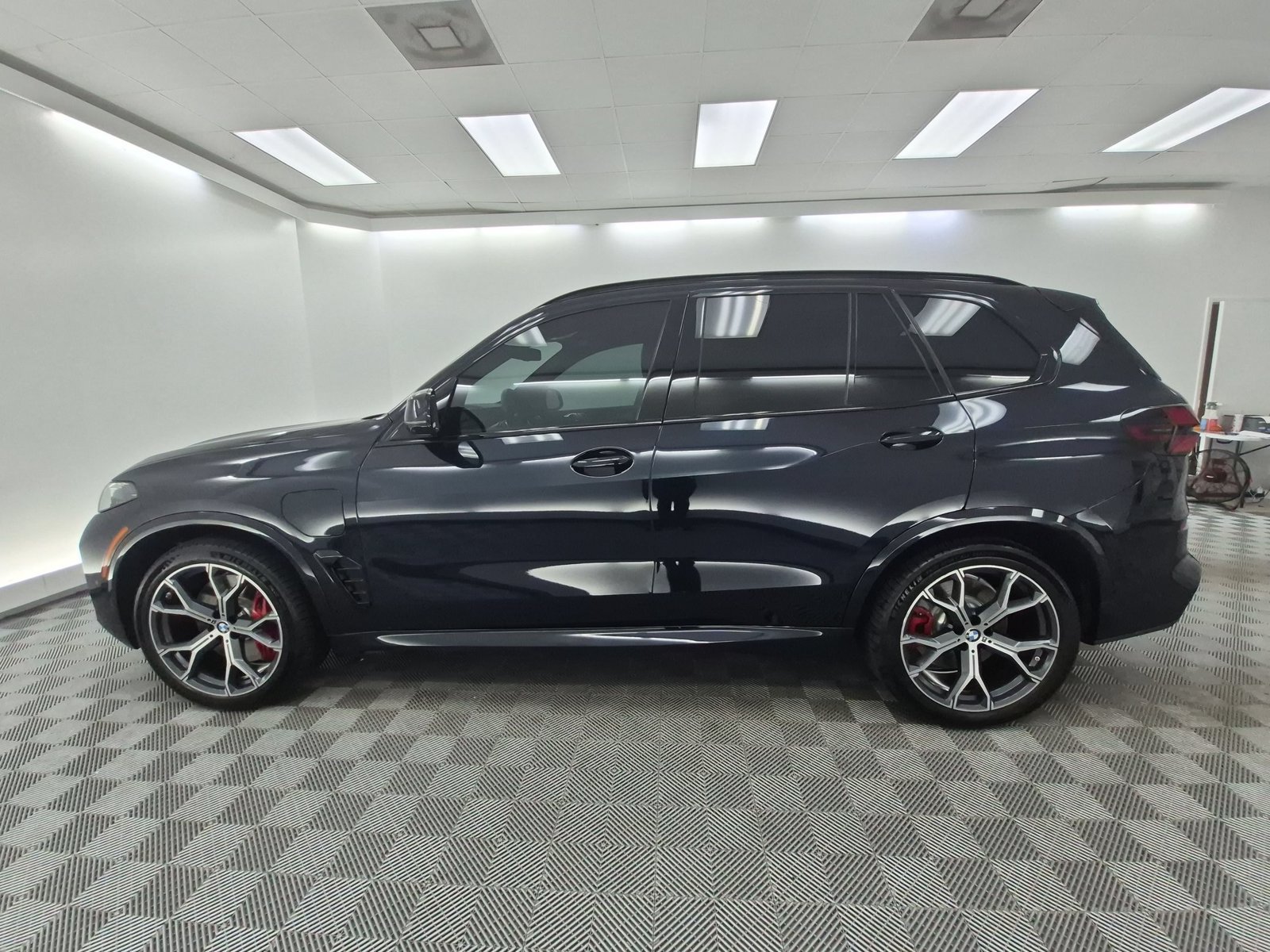 Used 2026 BMW X5 xDrive50e w/ Executive Package AWD/4WD image 2