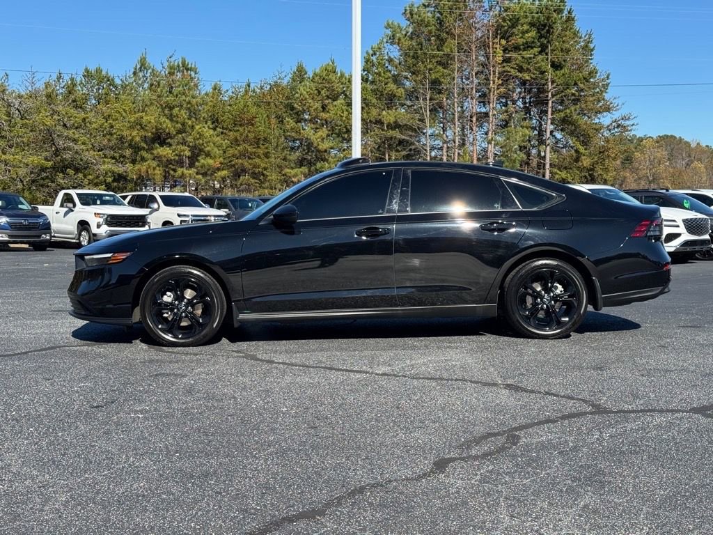 Used 2025 Honda Accord SE image 6