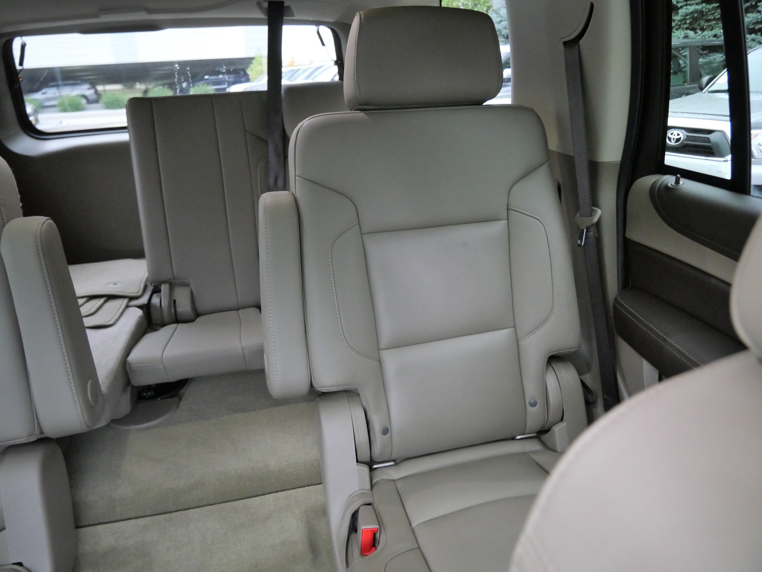 Used 2019 Chevrolet Tahoe LT w/ Luxury Package AWD/4WD image 14