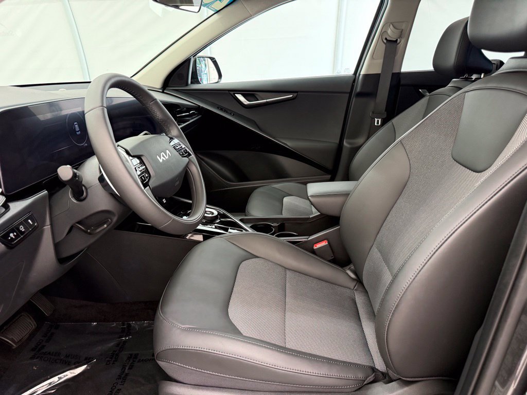 Used 2025 Kia Niro Wind FWD image 12