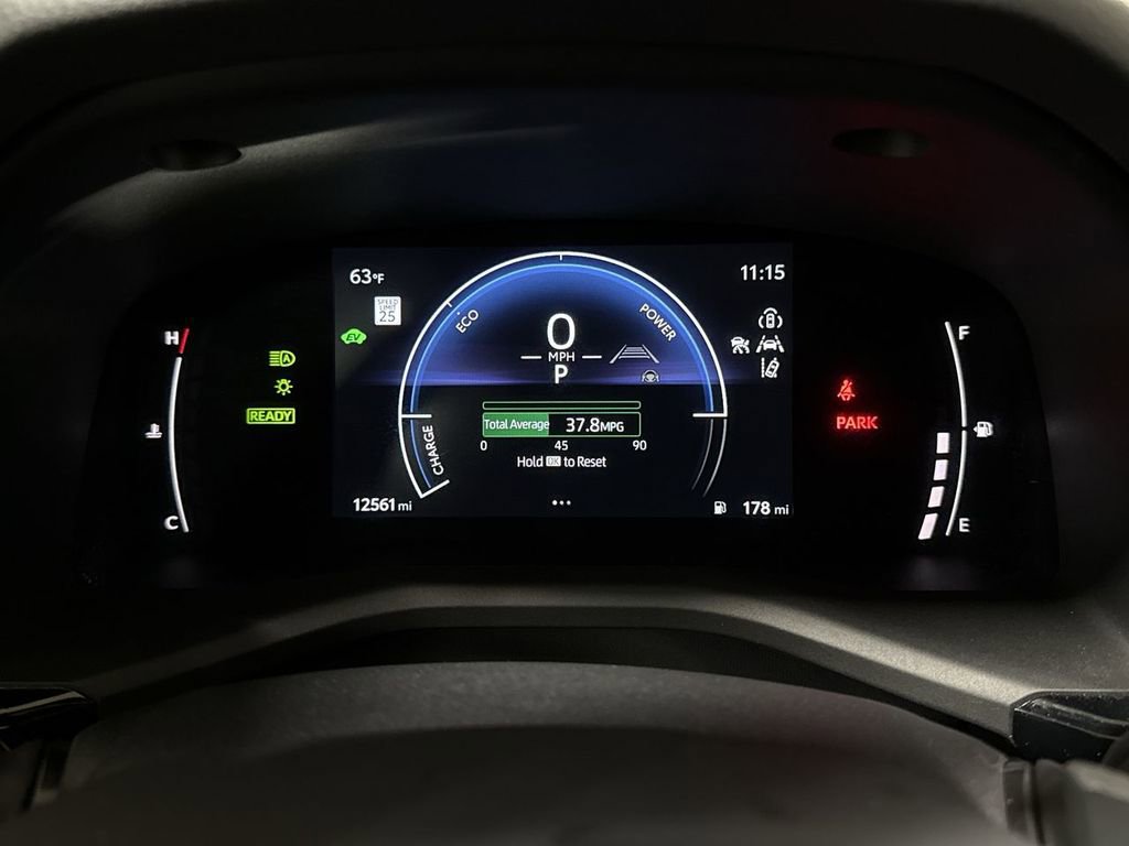 Used 2025 Toyota Camry SE w/ Convenience Package image 12