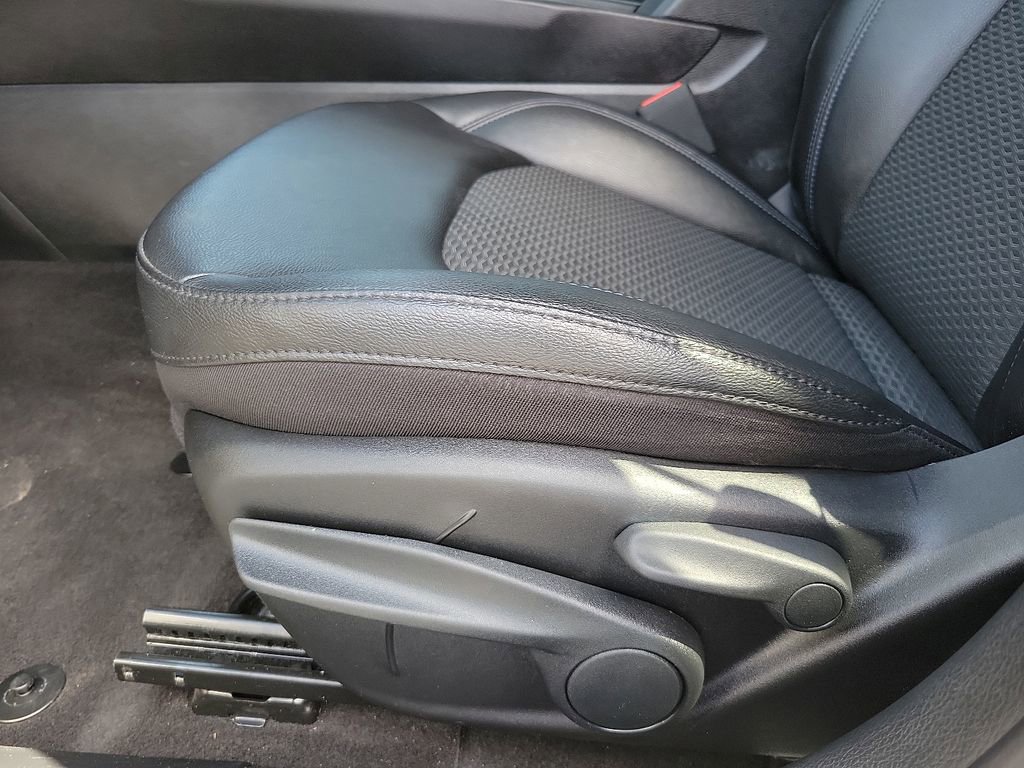 Used 2024 Jeep Compass Latitude image 12