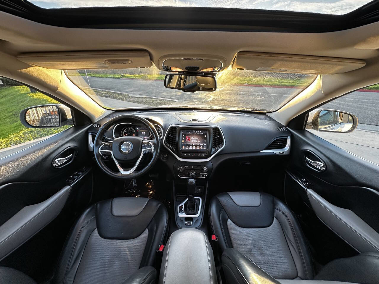 Used 2014 Jeep Cherokee Limited w/ Technology Group image 11