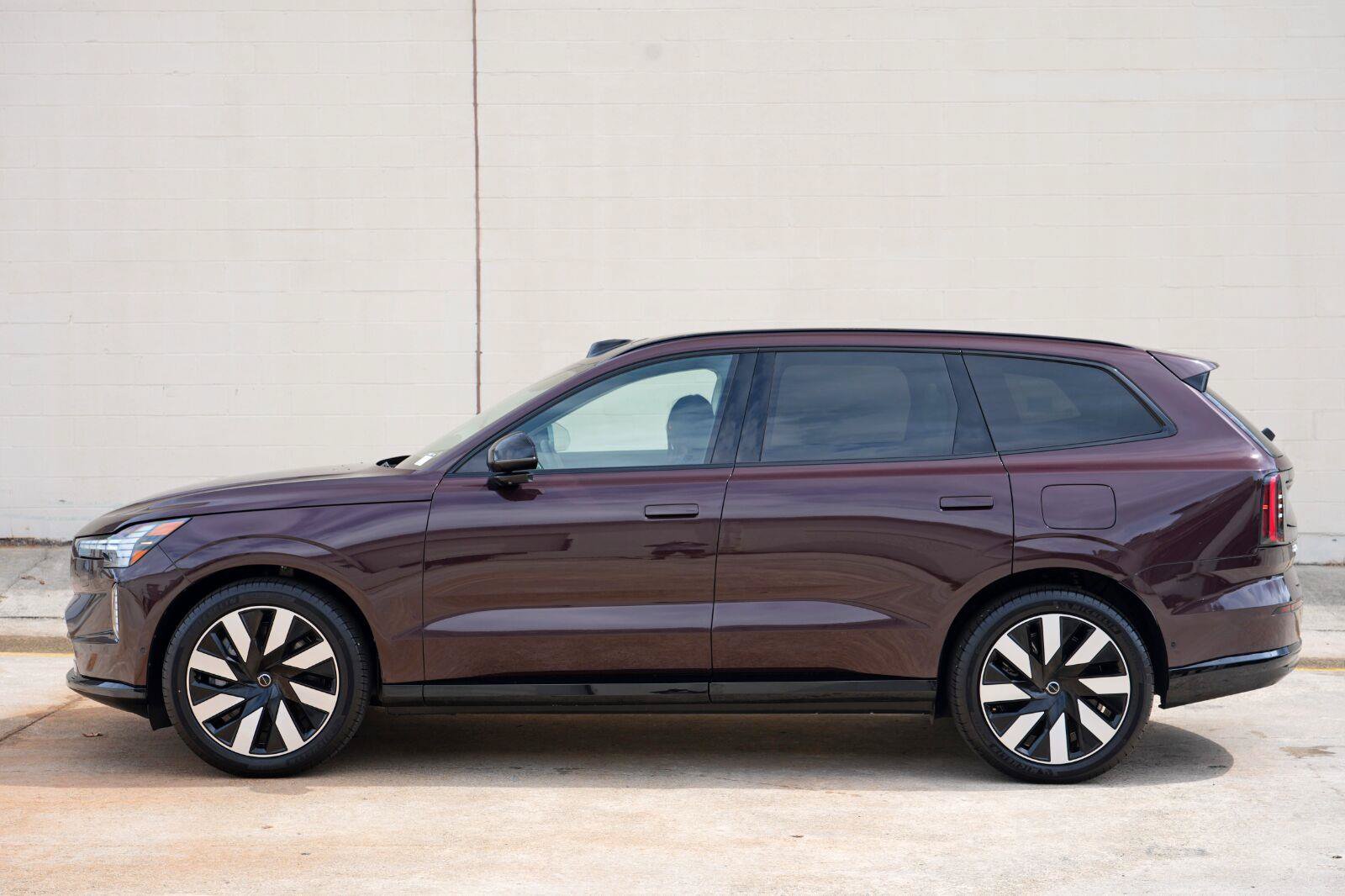 Used 2025 Volvo EX90 Ultra AWD/4WD image 46