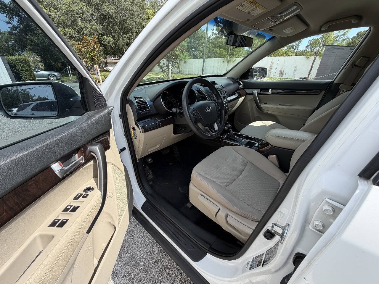 Used 2014 Kia Sorento LX FWD image 9