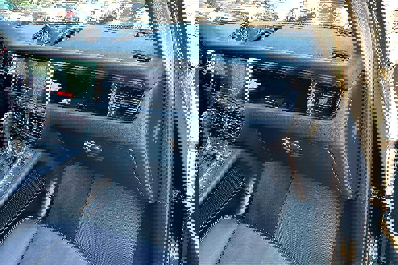 Used 2021 Porsche Macan image 33