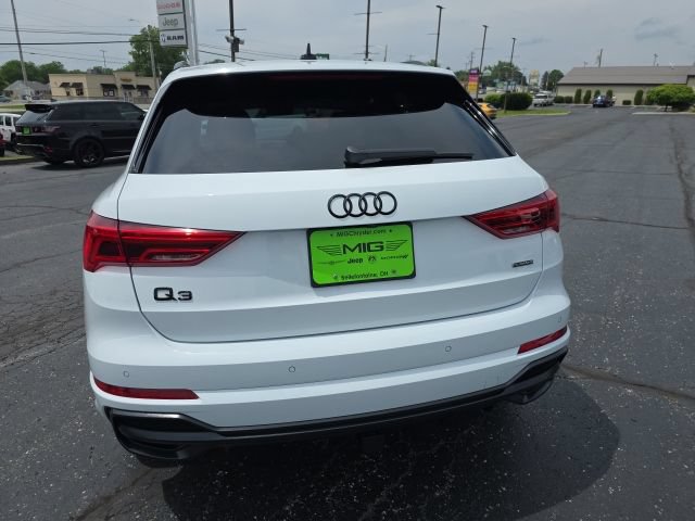 Used 2022 Audi Q3 2.0T Premium w/ Black Optic Sport Package AWD/4WD image 5