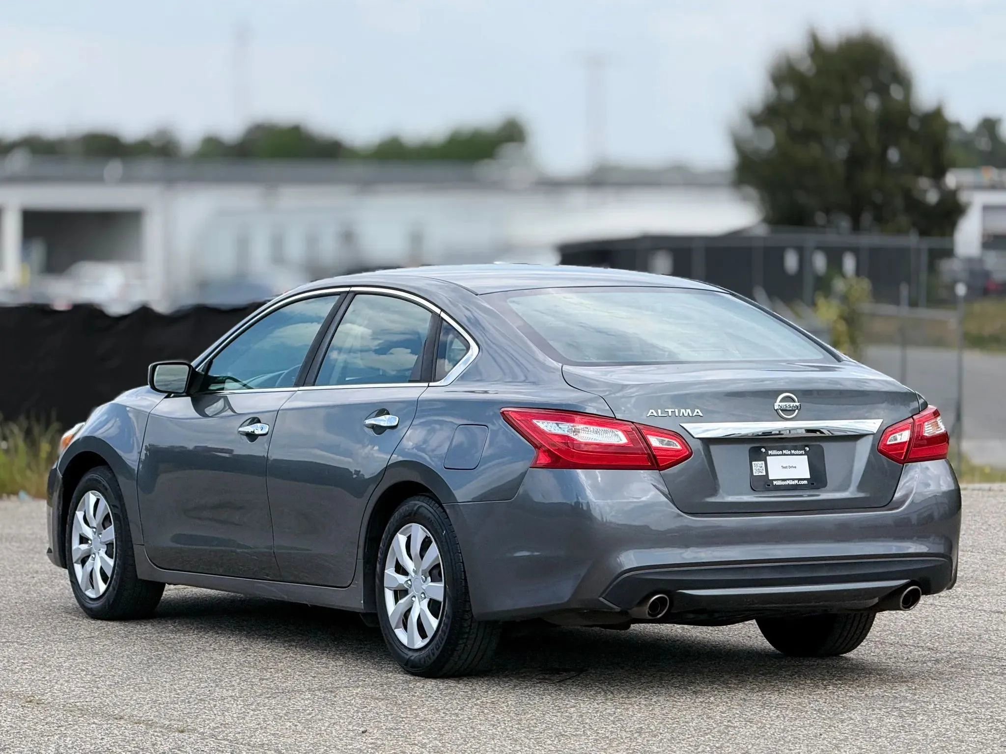 Used 2016 Nissan Altima 2.5 S w/ Power Driver Seat Package FWD image 10