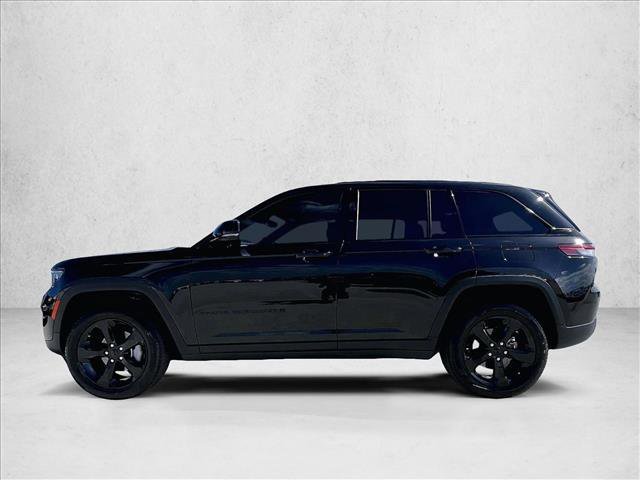 Used 2024 Jeep Grand Cherokee Limited w/ Black Appearance Package image 6