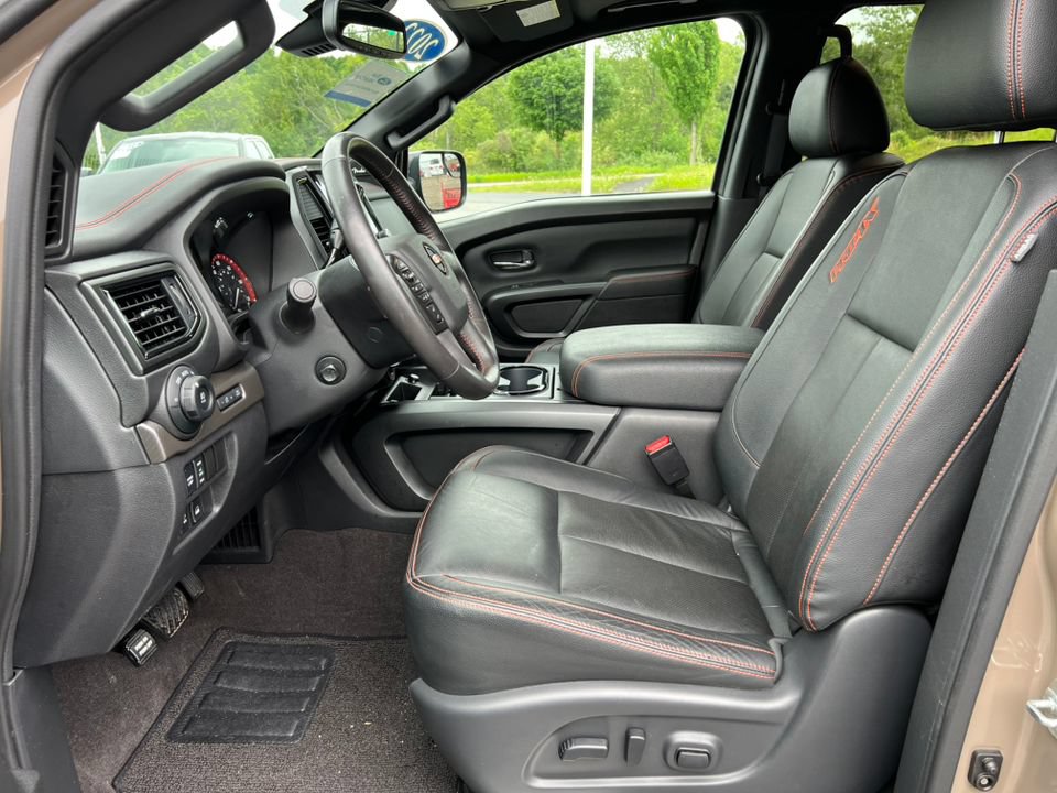 Used 2022 Nissan Titan PRO-4X w/ Pro-4x Convenience Package AWD/4WD image 4