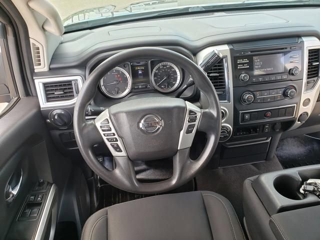 Used 2018 Nissan Titan SV AWD/4WD image 18