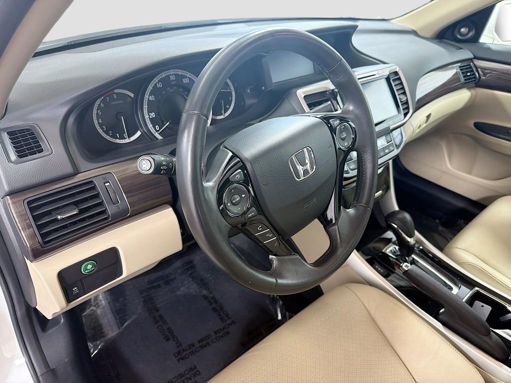Used 2017 Honda Accord EX-L image 11