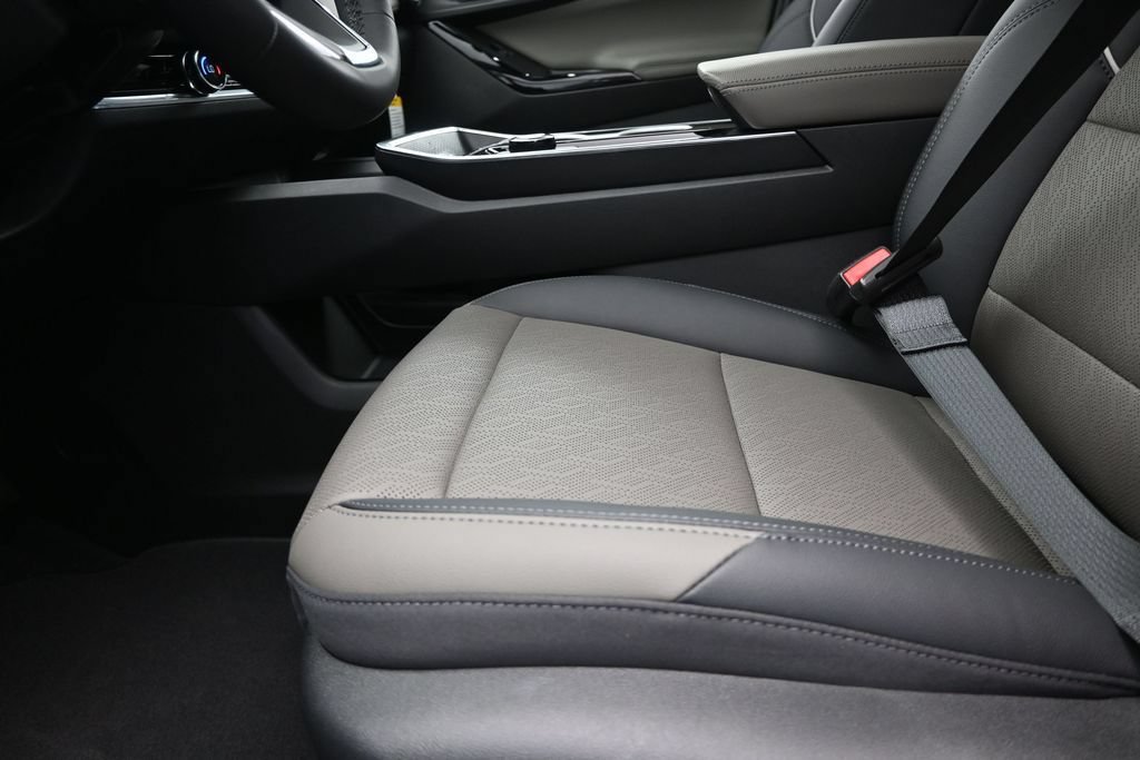 New 2027 Chevrolet Equinox LT w/ Convenience Package II FWD image 13