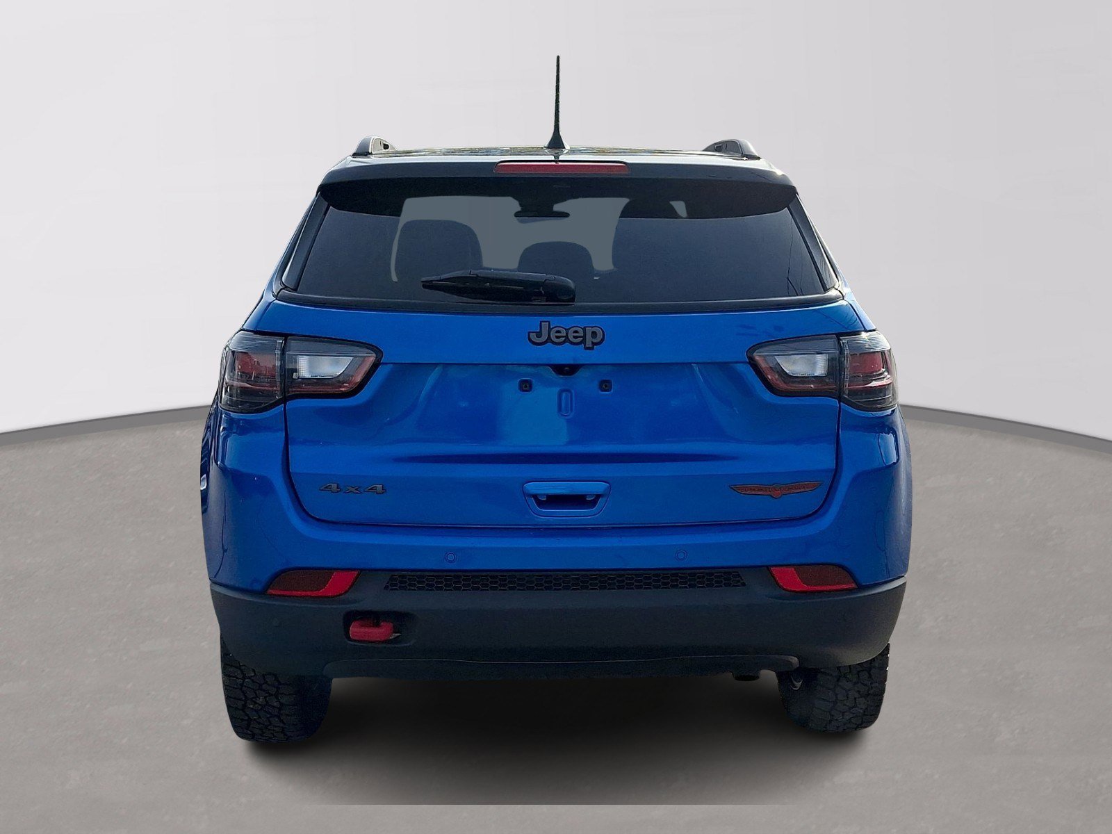 Used 2025 Jeep Compass Trailhawk w/ Trailhawk Elite Group image 5